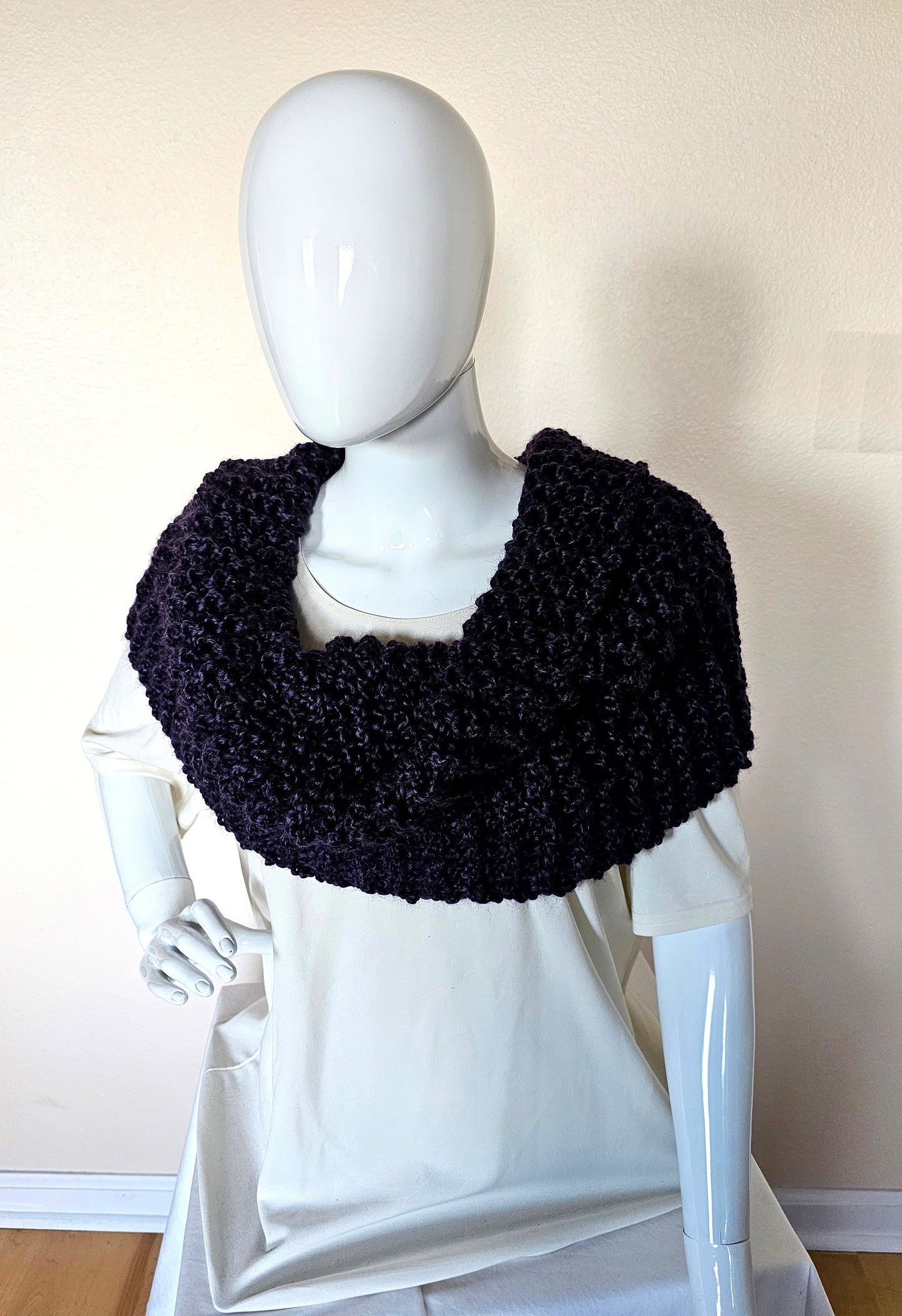 Outlander Inspired Cowl. Chunky Neck Warmer. Knit Infinity Scarf. Shoulder Warmer. Gift for women. Gothic Grape Cowl. Infinity chunky knit.