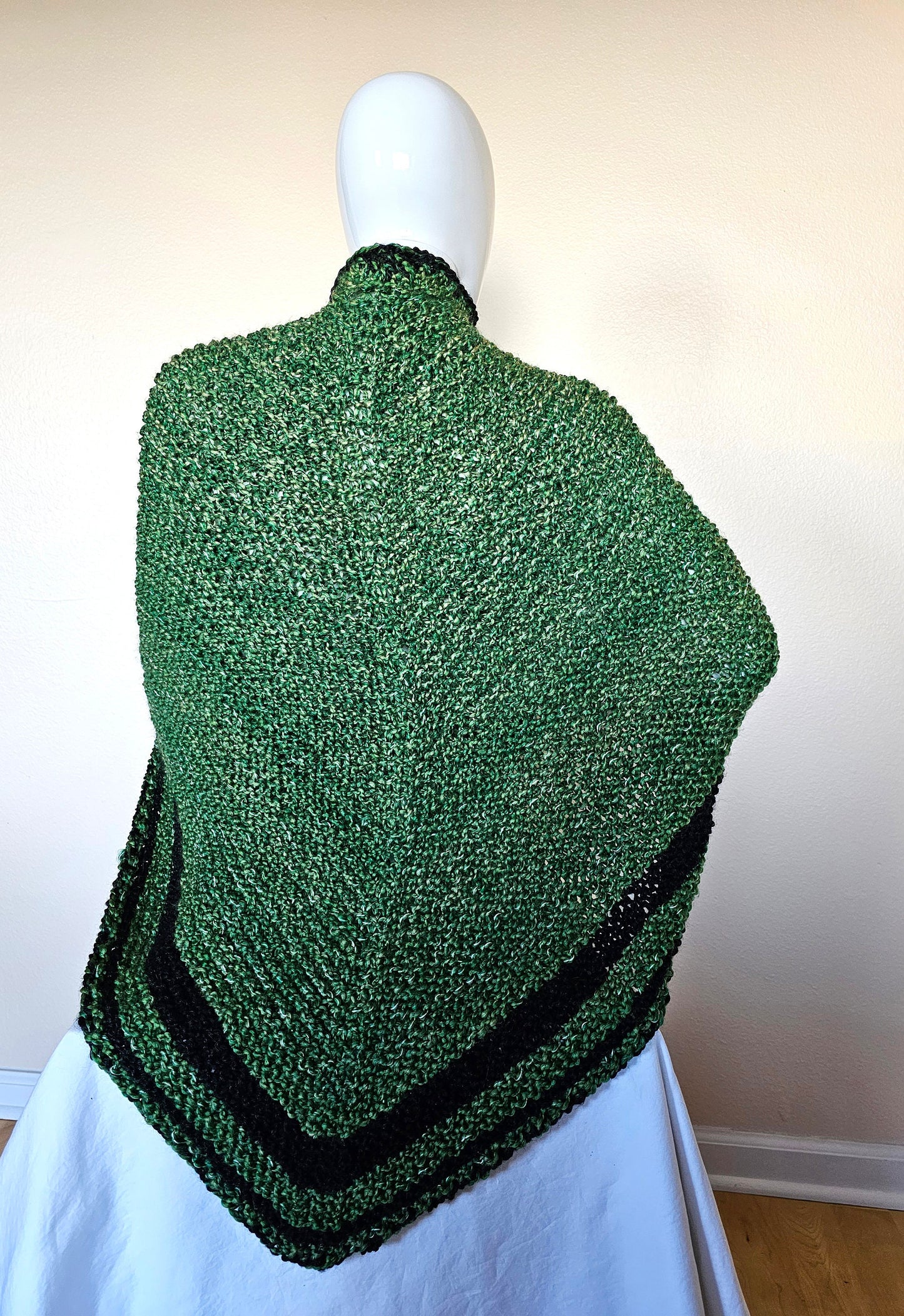 Outlander Wrap. Victorian shawl. Chunky Wrap. Handmade accessory. Textured shawl. Bouclé Wrap. Green Shawl. Oversize Wrap. Gift for her.