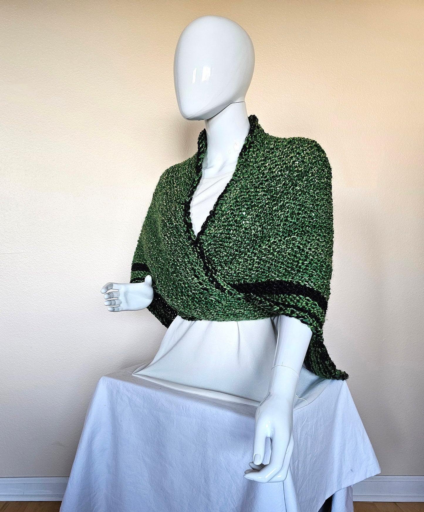 Outlander Wrap. Victorian shawl. Chunky Wrap. Handmade accessory. Textured shawl. Bouclé Wrap. Green Shawl. Oversize Wrap. Gift for her.